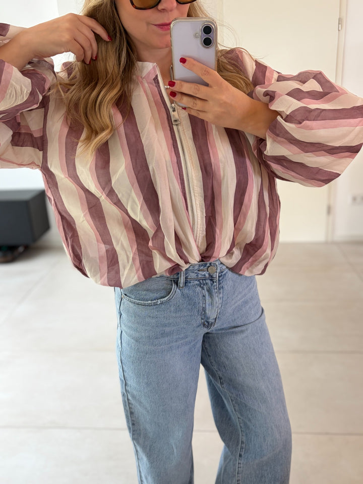 Gestreifte Blousonjacke in Rosa, Creme und Taupe – Detailansicht