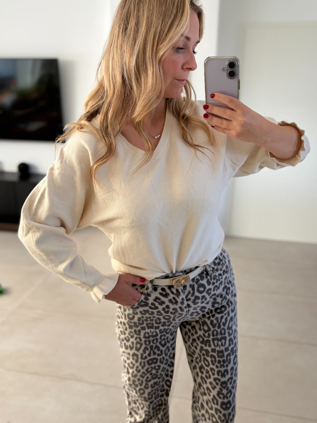 Leo Mom Jeans in Grau-Schwarz – Seitenansicht
