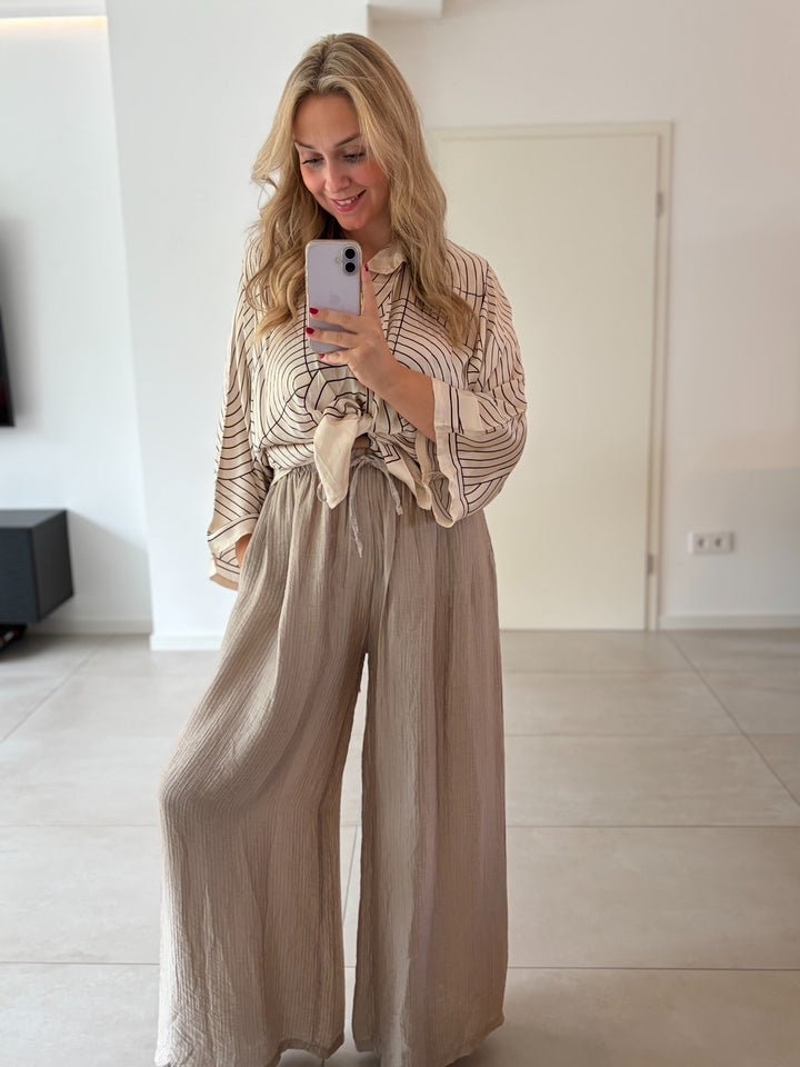 Weite Lyocell-Palazzohose in Taupe mit elastischem Bund – Vorderansicht
