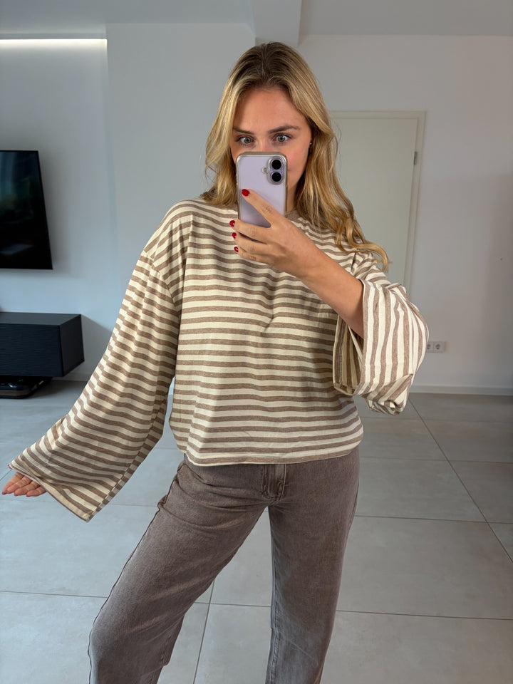 Oversize-Langarmshirt mit Streifen in Beige-Taupe und weiten Ärmeln – Vorderansicht