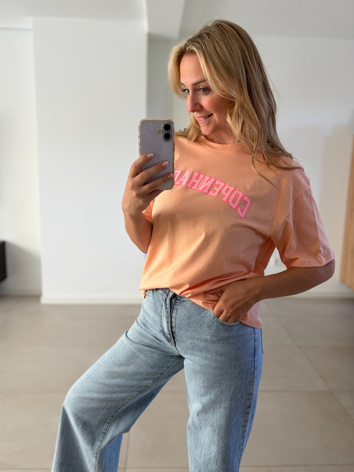 Oversize-T-Shirt Copenhagen in Apricot – Stylingansicht
