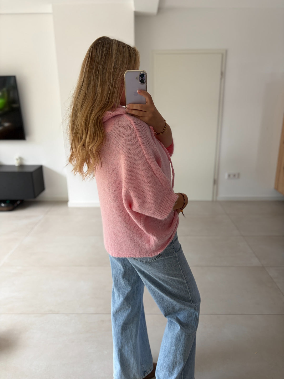 Oversize-Strickjacke mit Kapuze in Rosa – Seitenansicht