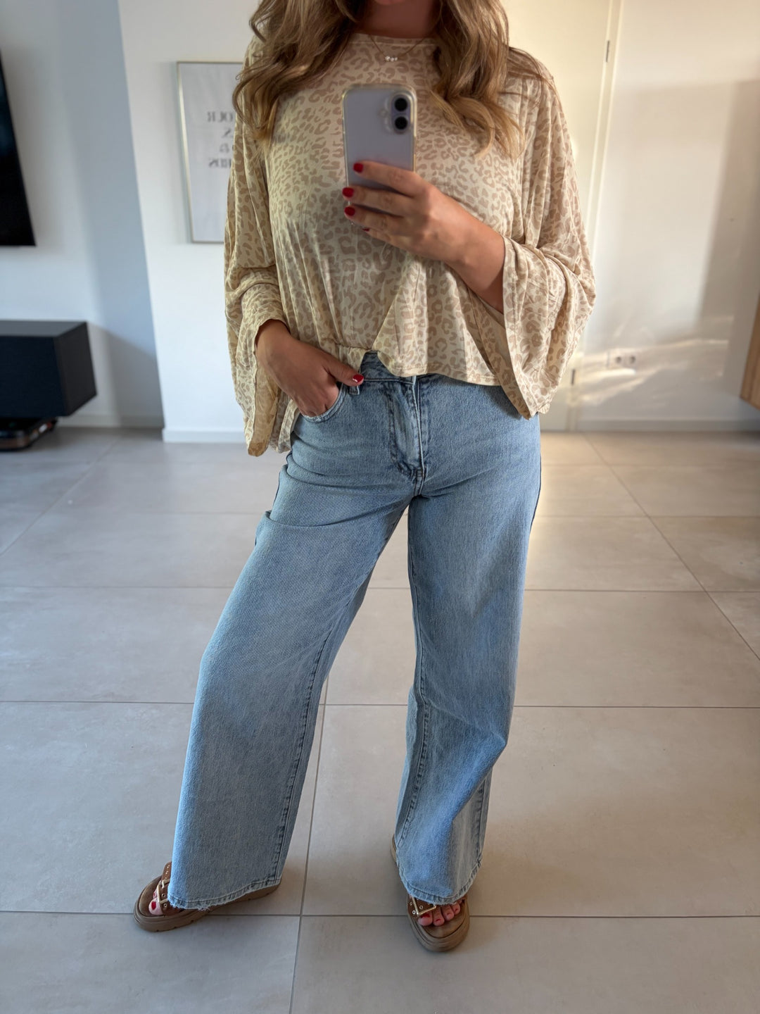 Wide Leg Jeans in Hellblau – Vorderansicht